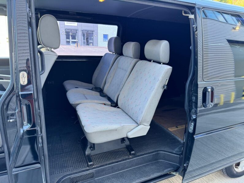 Volkswagen Transporter 1200 (2001) 2.5 TD 1200 Window Van 4dr Diesel Automatic (LWB) (102 bhp) 5 SEATS )
