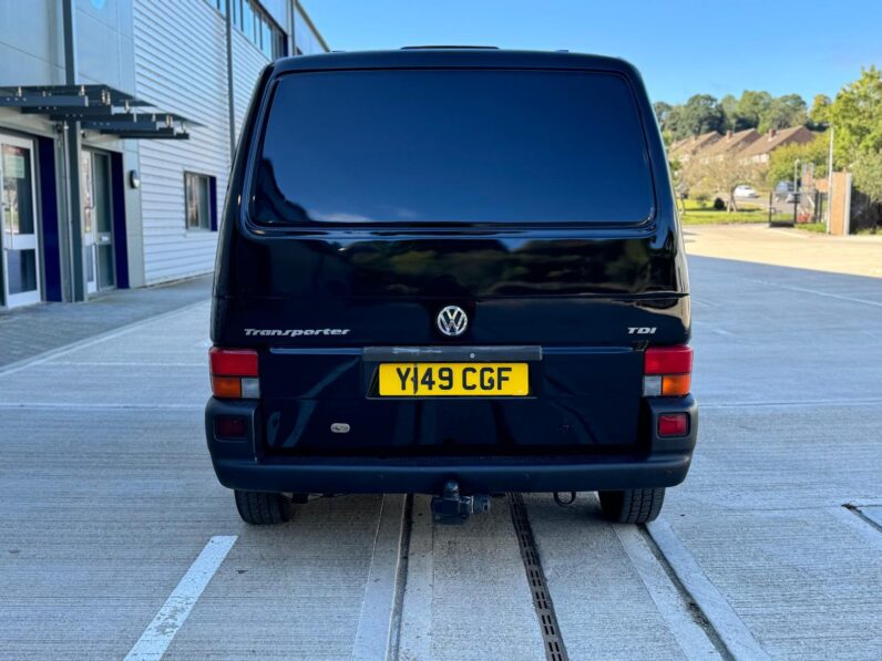 Volkswagen Transporter 1200 (2001) 2.5 TD 1200 Window Van 4dr Diesel Automatic (LWB) (102 bhp) 5 SEATS )
